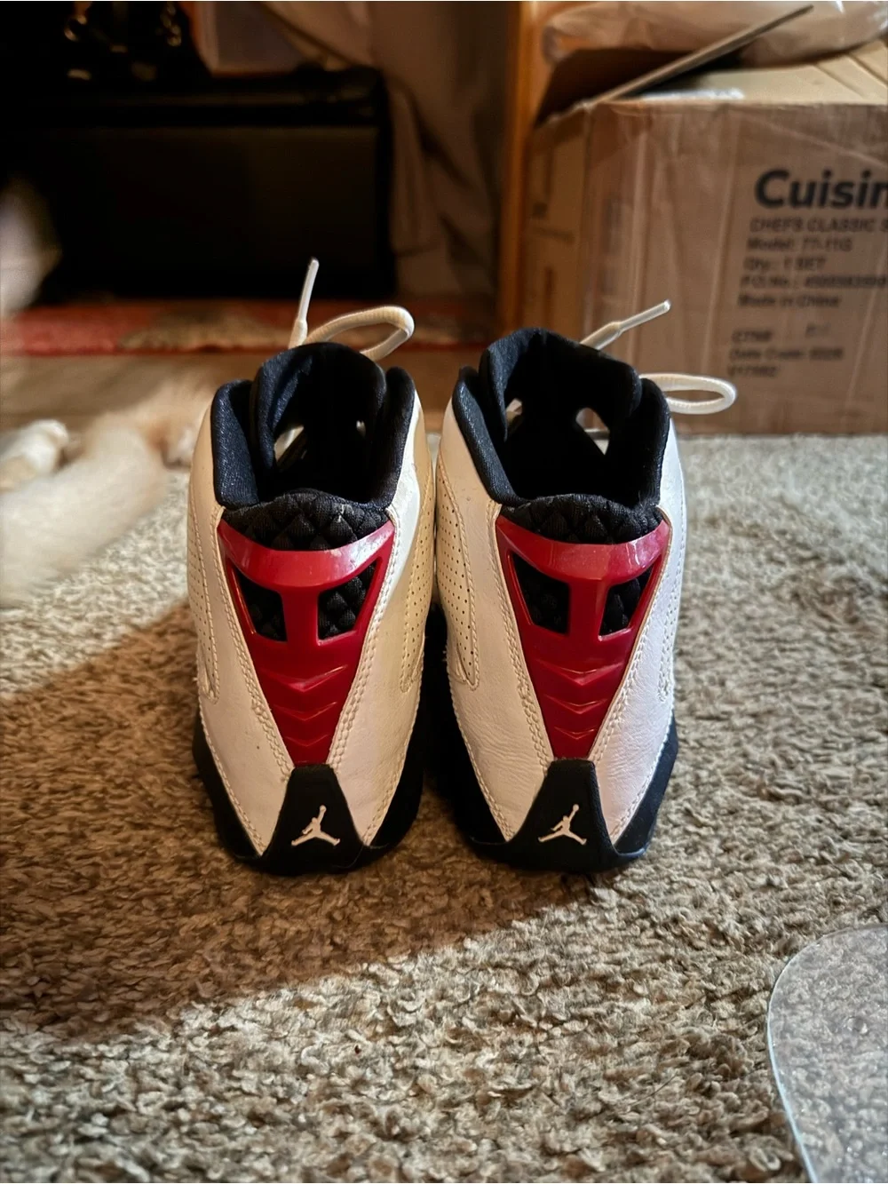 Nike Jordan B'Loyal sneakers red and white
